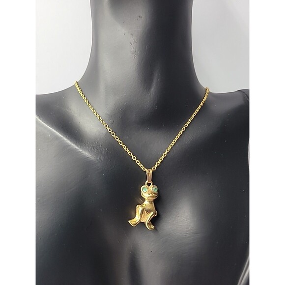 Vintage Gold Tone Frog Pendant Necklace with Green Stone Eyes Whimsical Animal - Picture 3 of 15